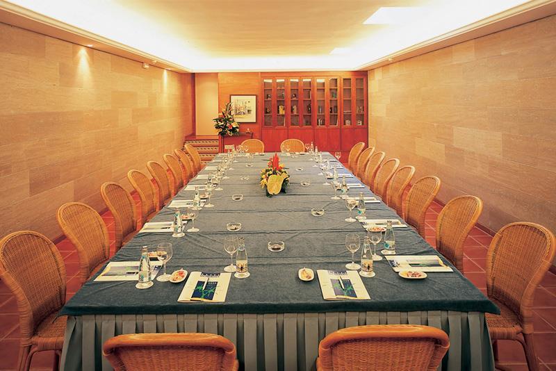 Fotos de la sala de conferencias del hotel